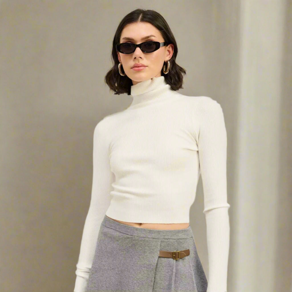 SHRUNKEN RIBBED TURTLENECK