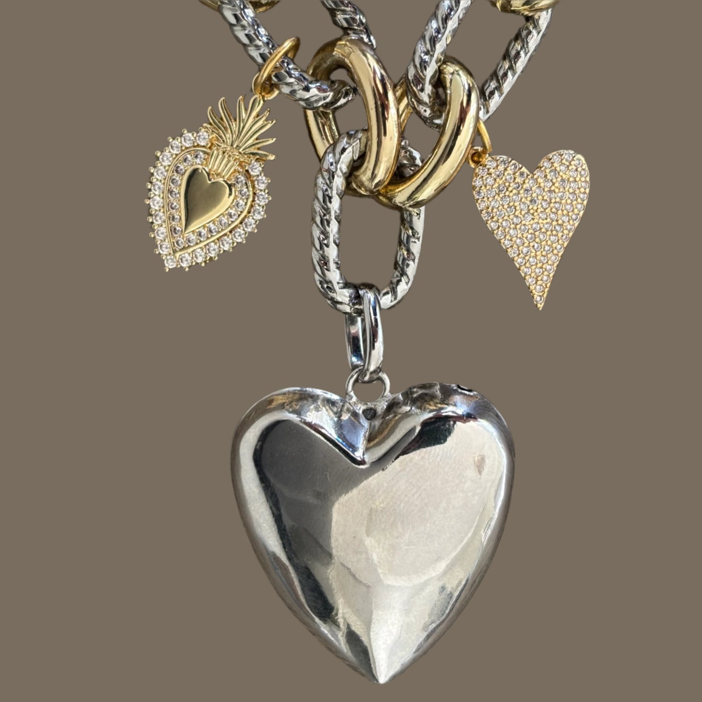 QUEEN OF HEARTS NECKLACE