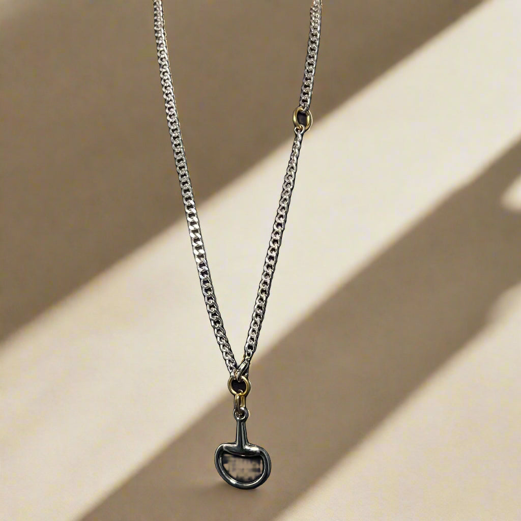 THE HORSE BIT LARIAT