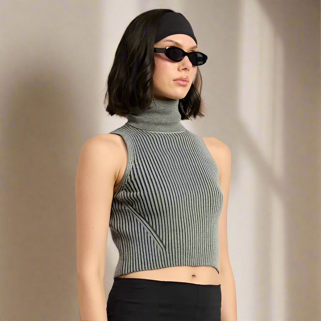 GRAY SLEEVLESS RIBBED TURTLENECK