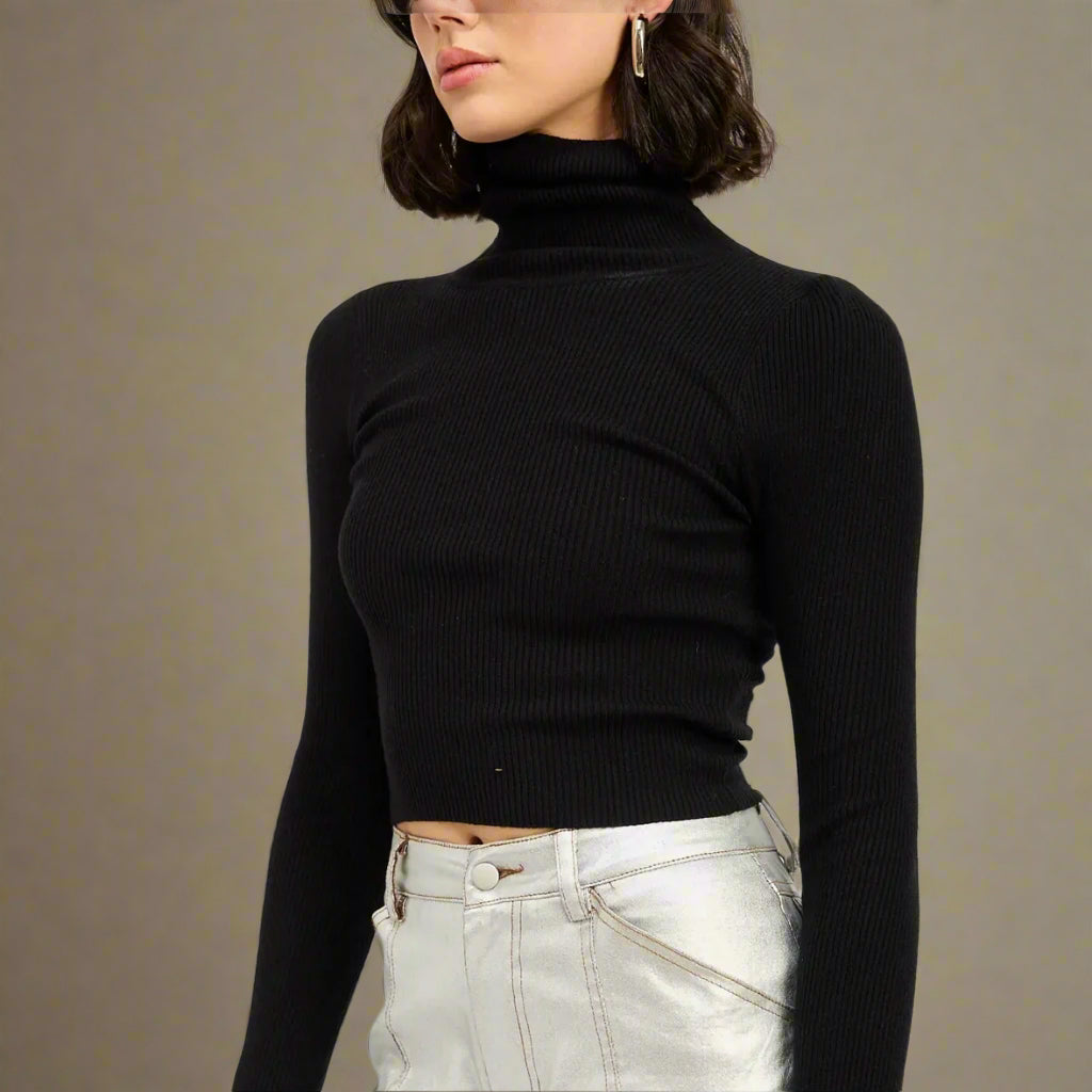 SHRUNKEN RIBBED TURTLENECK