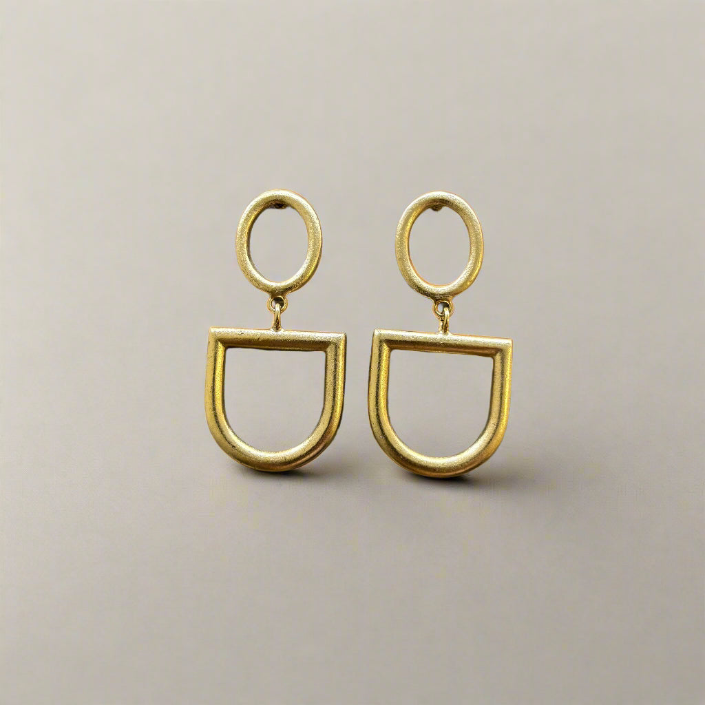 GOLD HORSEBIT EARRING