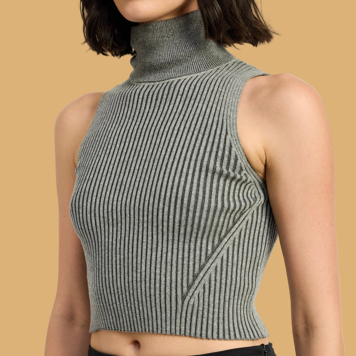 GRAY SLEEVLESS RIBBED TURTLENECK